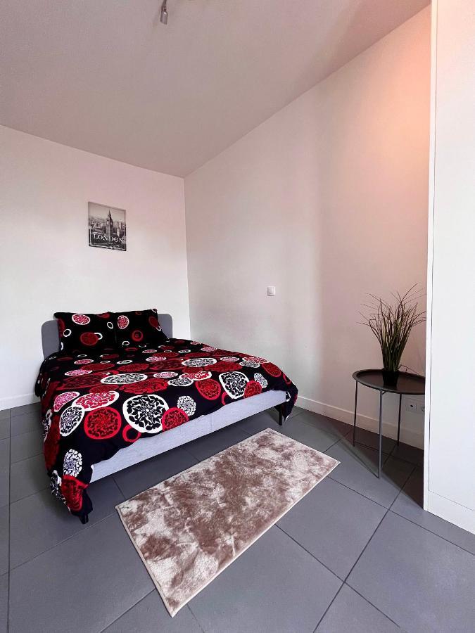 Logesty Home Proche Paris Et Metro Pantin Luaran gambar